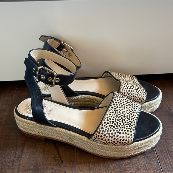Vince Camuto leather & Calf hair sandals - Picture 2 of 2